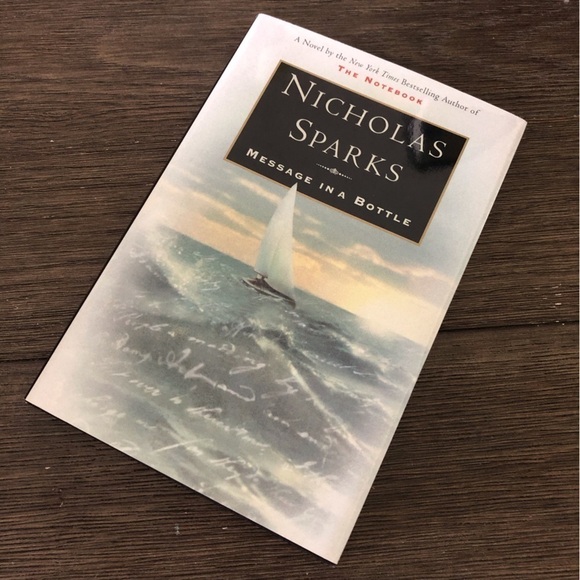 Message in a Bottle by: Nicholas Sparks hardback book - Picture 1 of 7